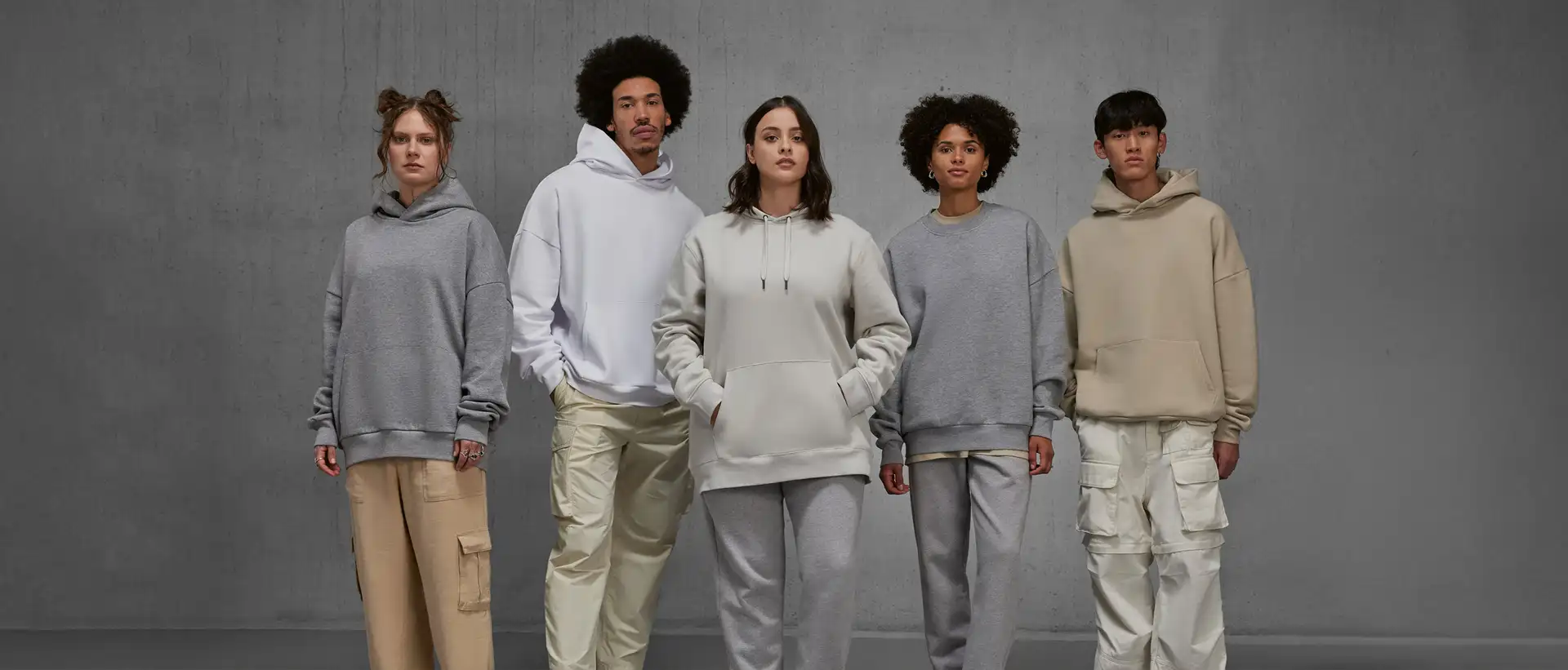 Vêtement personnalisé : top 5 des pièces les plus demandées en 2025 et idées pour vos projets 2026 (B&C, Just Hoods, Pen Duick, Velilla)